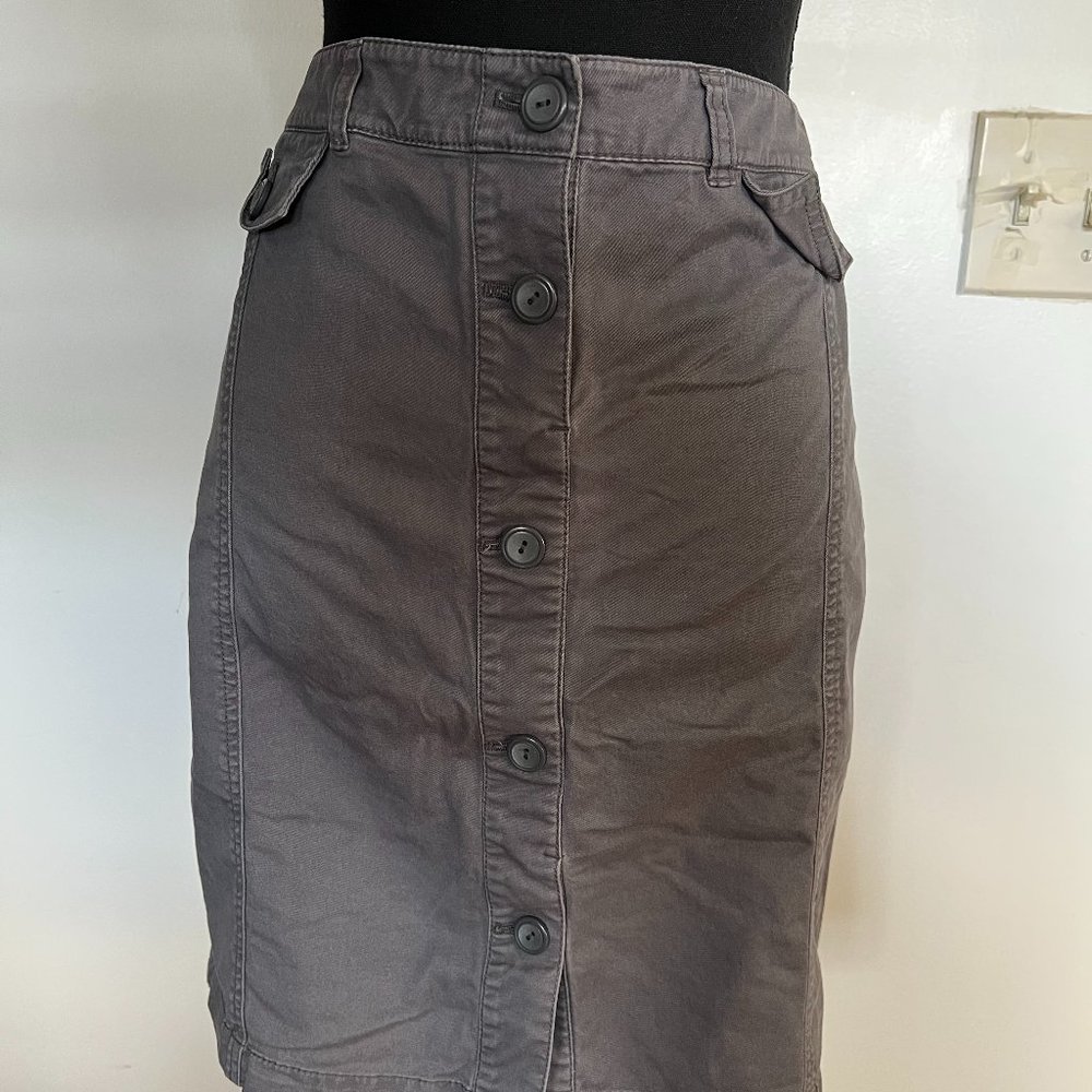 New York & Company Button Down Knee Length Grey Skirt 6